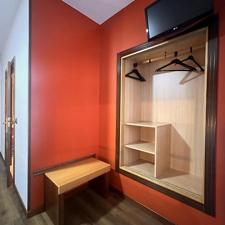Loop Inn Hostel סנטיאגו דה קומפוסטלה מראה חיצוני תמונה