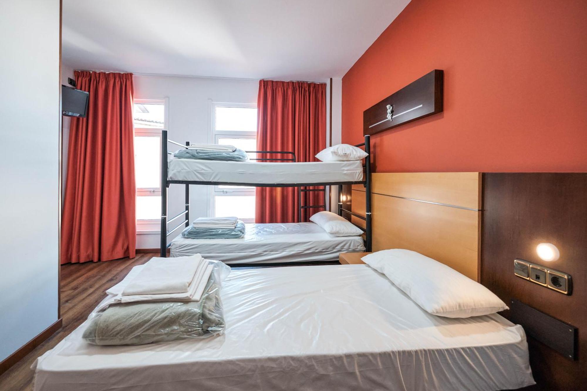 Loop Inn Hostel סנטיאגו דה קומפוסטלה מראה חיצוני תמונה