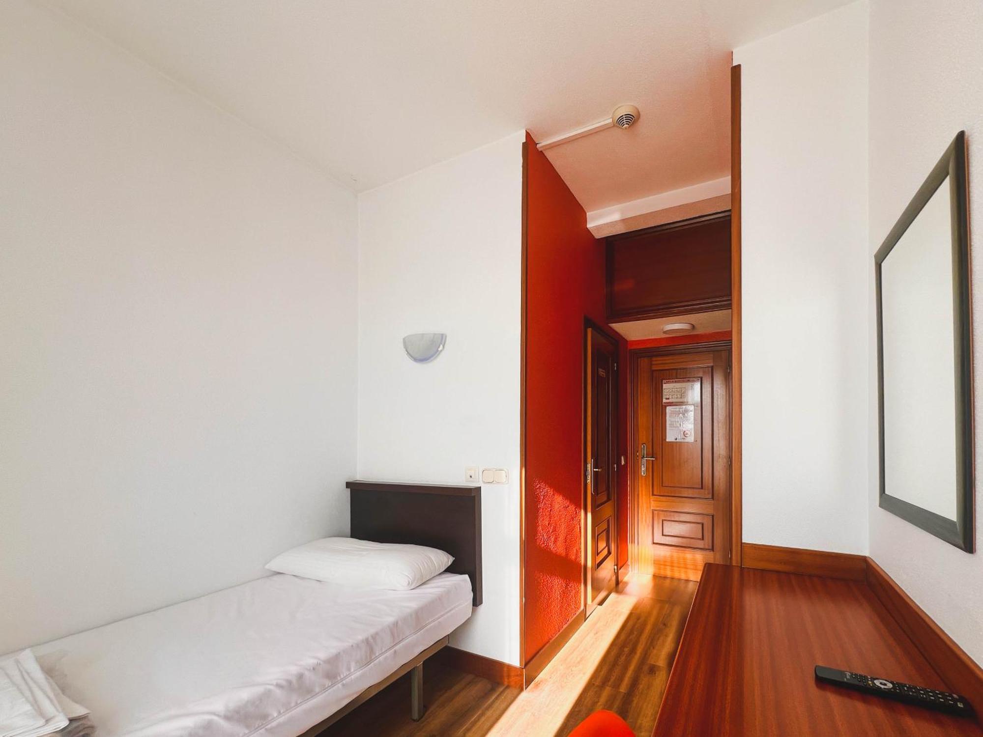 Loop Inn Hostel סנטיאגו דה קומפוסטלה מראה חיצוני תמונה
